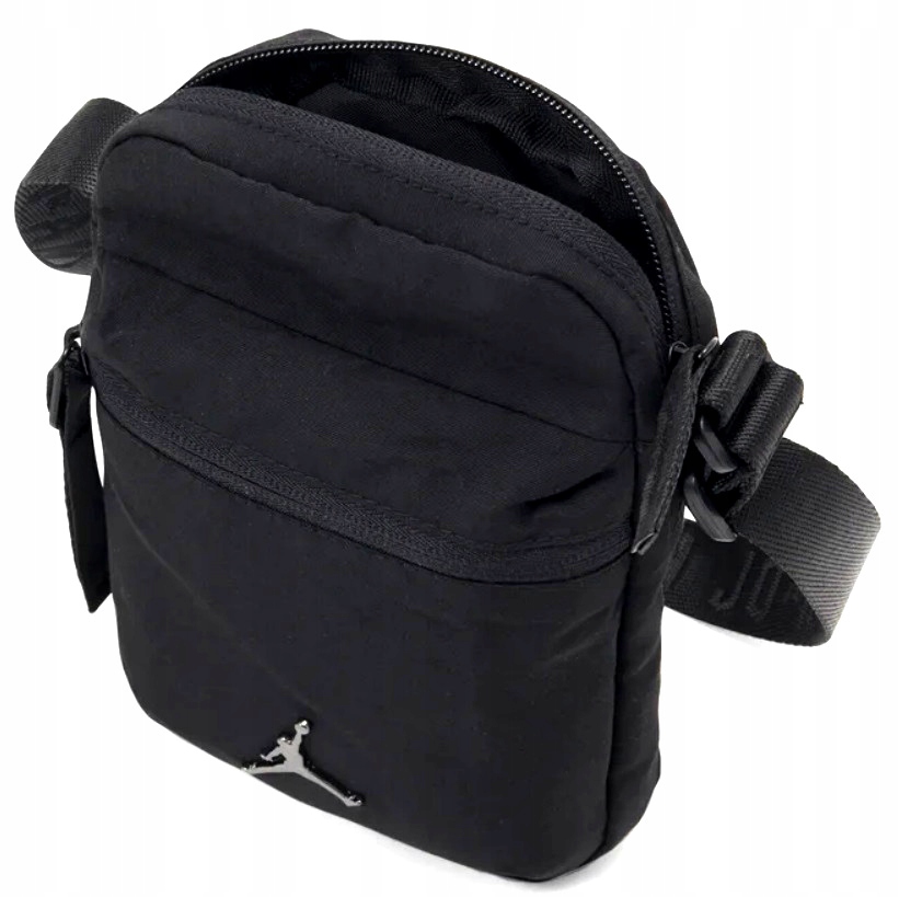 Praktyczne kieszenie na telefon i klucze