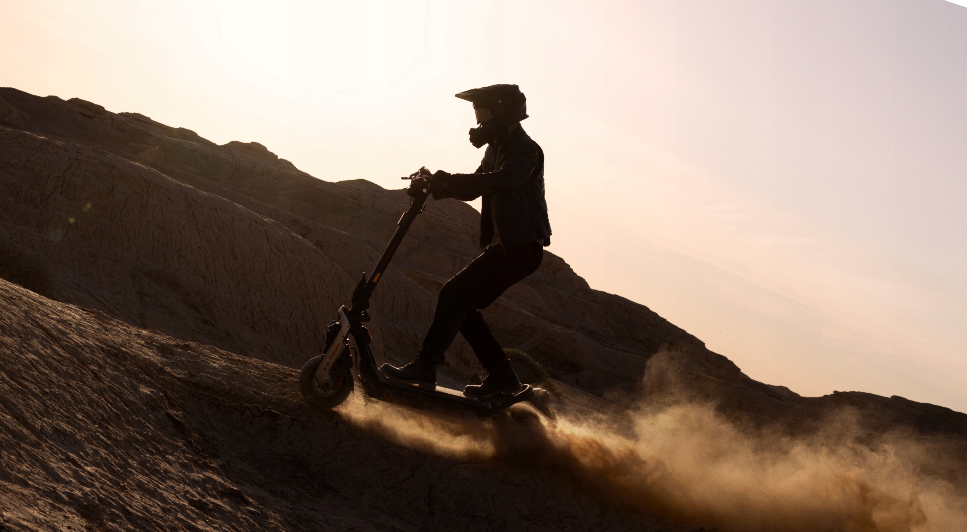 Komfort jazdy – Hydrauliczne zawieszenie i opony odporne na przebicia