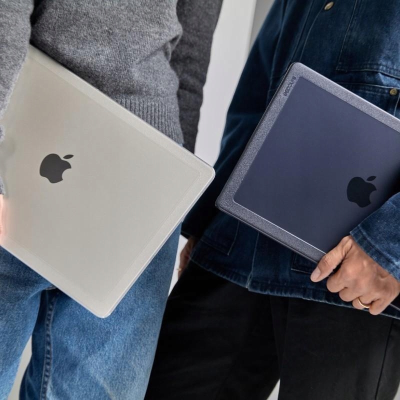 Otwory wentylacyjne zgodne z systemem chłodzenia MacBooka Pro