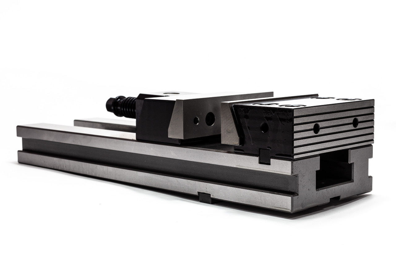 Wymiary imadła – Szerokość szczęk 150 mm i maksymalny rozstaw 210 mm