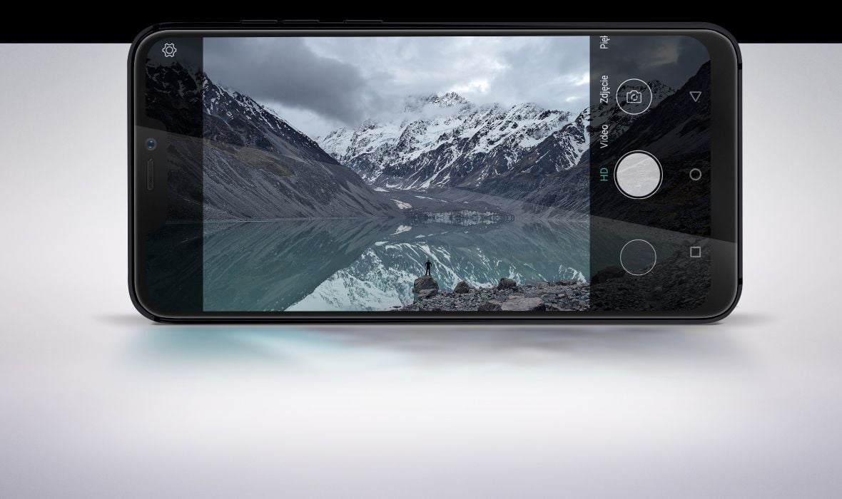 Zależy Ci na zdjęciach jeszcze lepszej jakości? Wykorzystaj technologię Super Pixel polegającą na łączeniu czterech pikseli w jeden. Pozwala ona na lepsze zbieranie światła przez aparat. Teraz masz pewność, że robione przez Ciebie fotki będą zawsze idealnie doświetlone. 