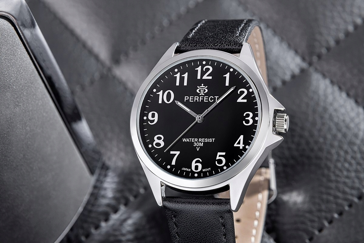 Funkcje zegarka – Minimalistyczny design i fluorescencyjne wskazówki