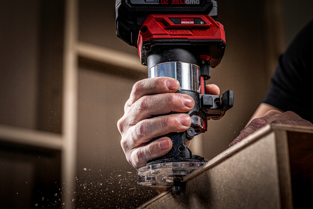 Oświetlenie LED i przezroczysta podstawa dla doskonałej widoczności