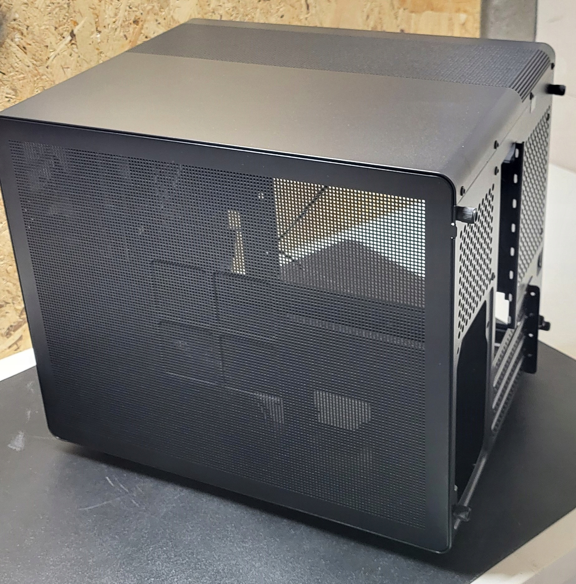 Wsparcie dla wielu wentylatorów i konfiguracji chłodzenia