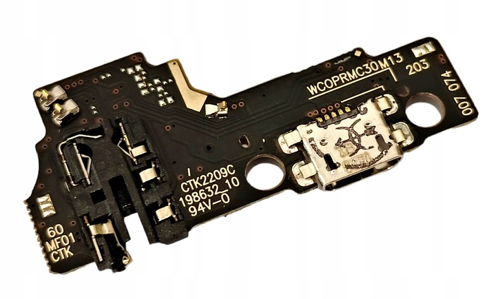 ZŁĄCZE MICRO USB – DOSKONAŁE DOPASOWANIE DO REALME C30