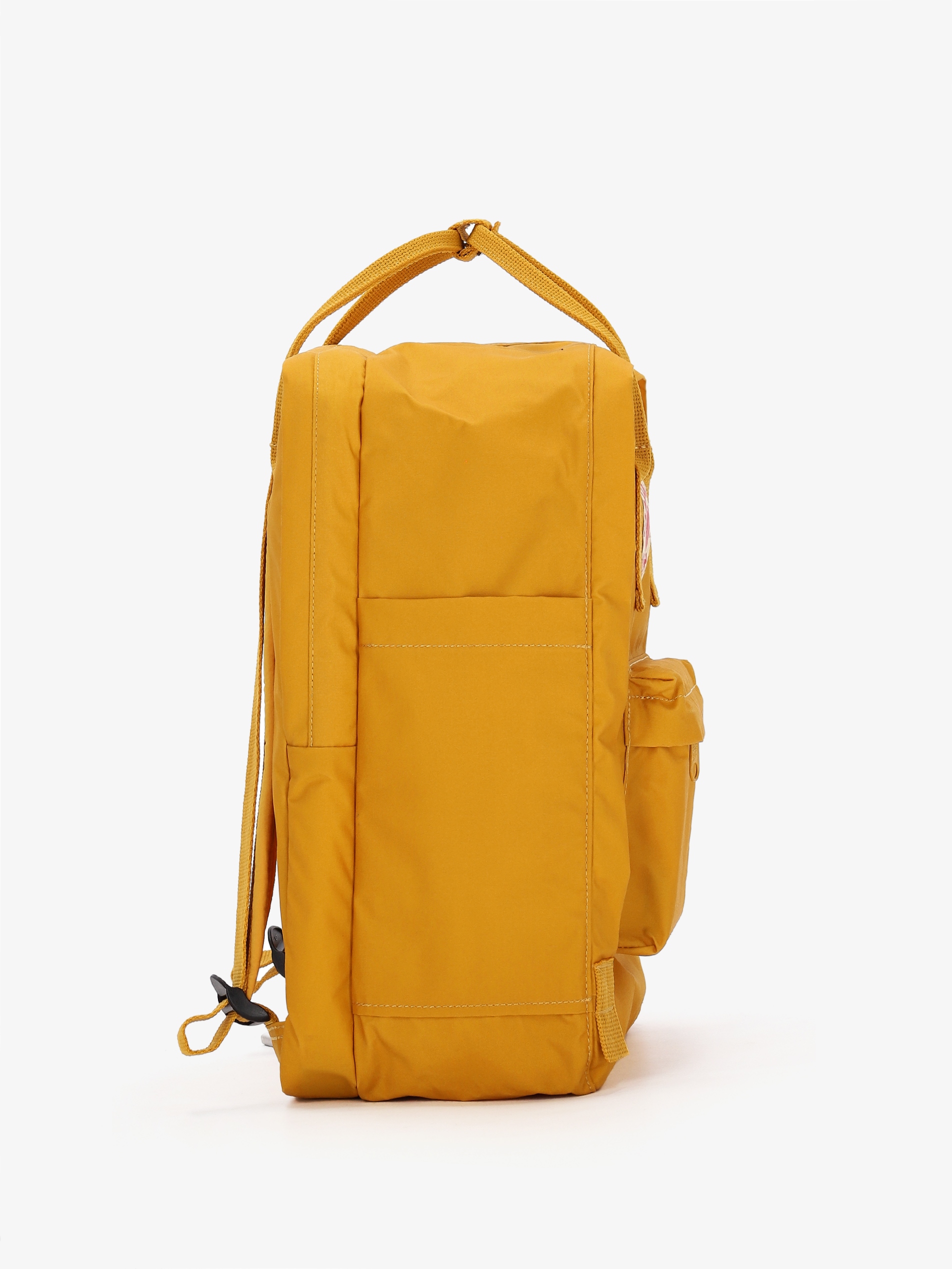 Dodatkowe kieszenie na drobiazgi i boczne przegrody na wodę