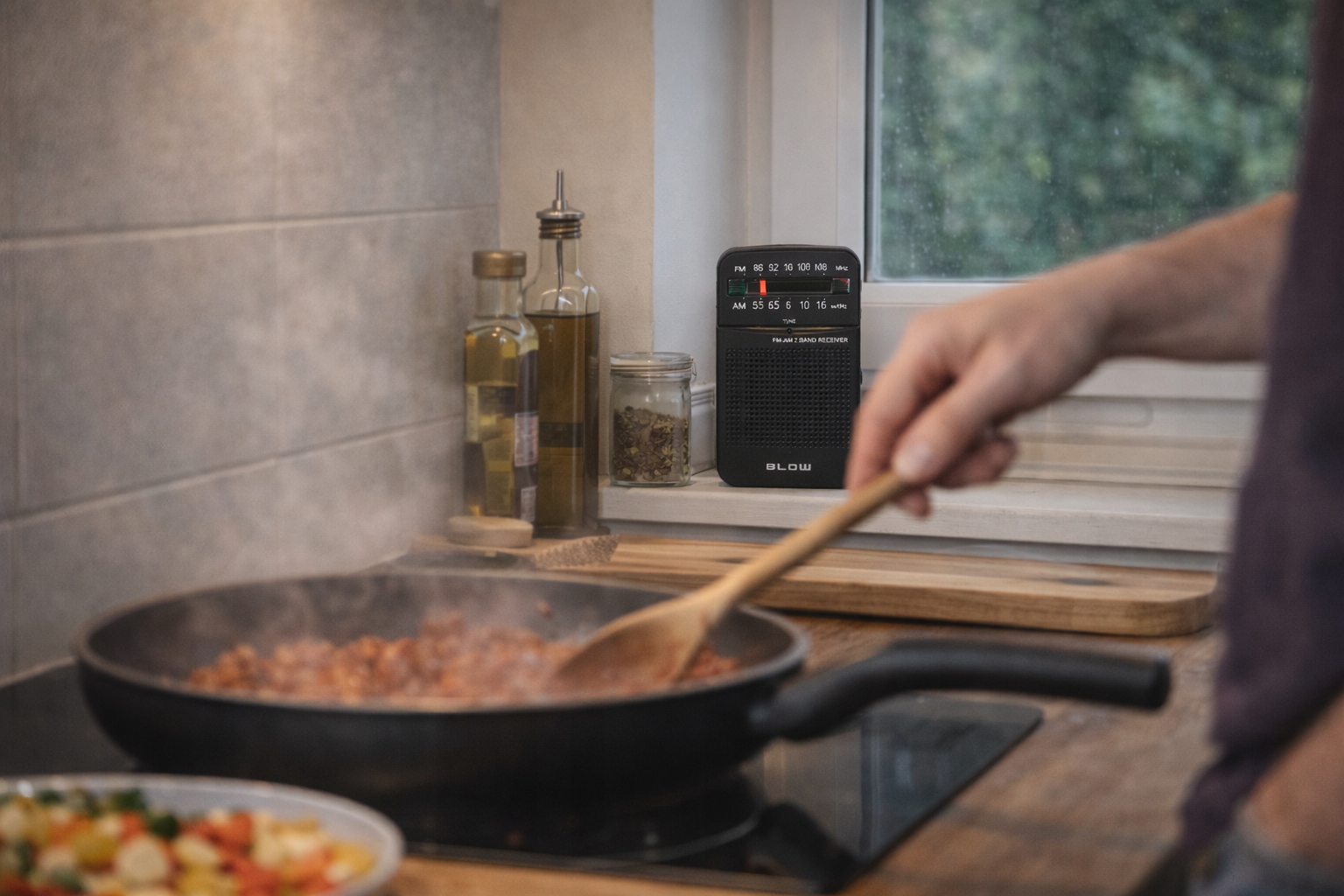 Radio przenośne analogowe AM/FM Blow RA20 – Twoje mobilne źródło dźwięku