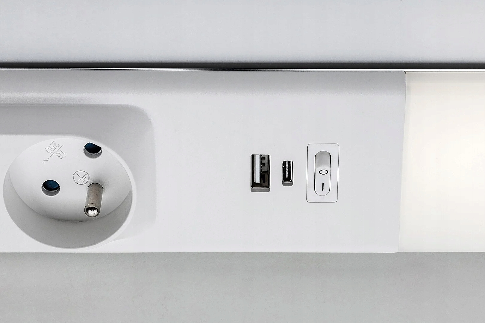 Funkcjonalność z gniazdami USB A/C