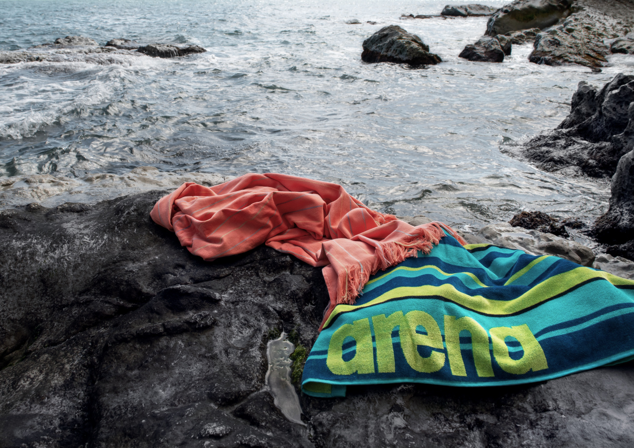 Stylowy design z wielokolorowymi paskami – Wyróżnij się w tłumie