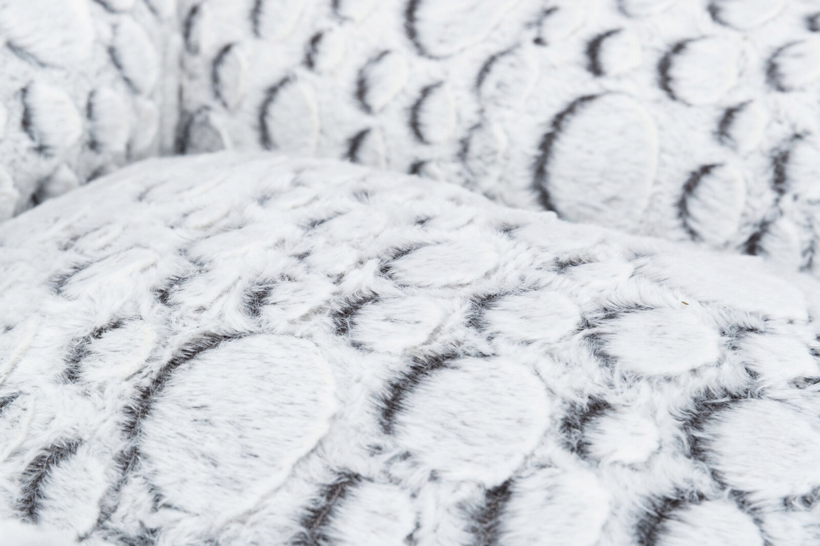 Wykonanie z miękkiego pluszu dla maksymalnego komfortu