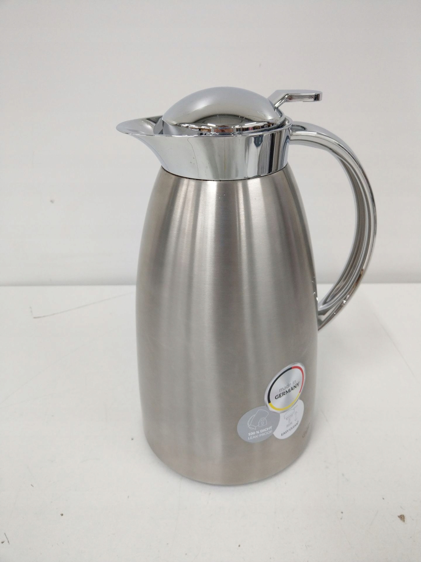 Doskonała izolacja – Utrzymuje ciepło przez 12 godzin i zimno przez 24 godziny