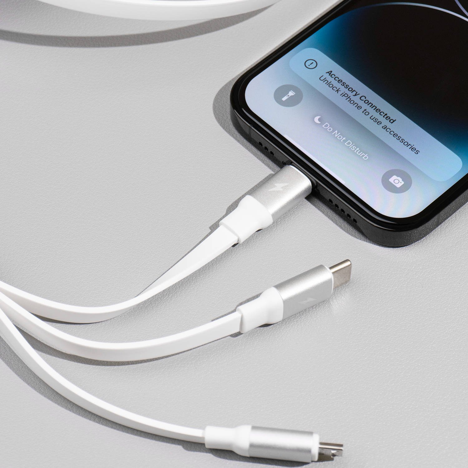 Uniwersalność złącza: USB-C, MicroUSB, Apple Lightning