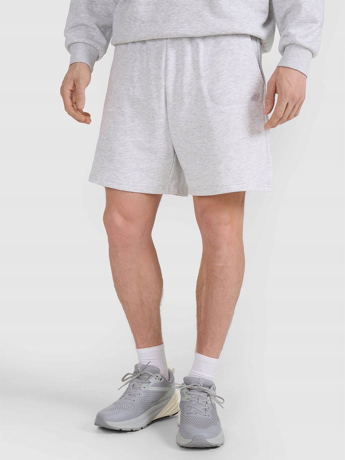 Wygoda noszenia dzięki elastycznemu pasowi i regulacji