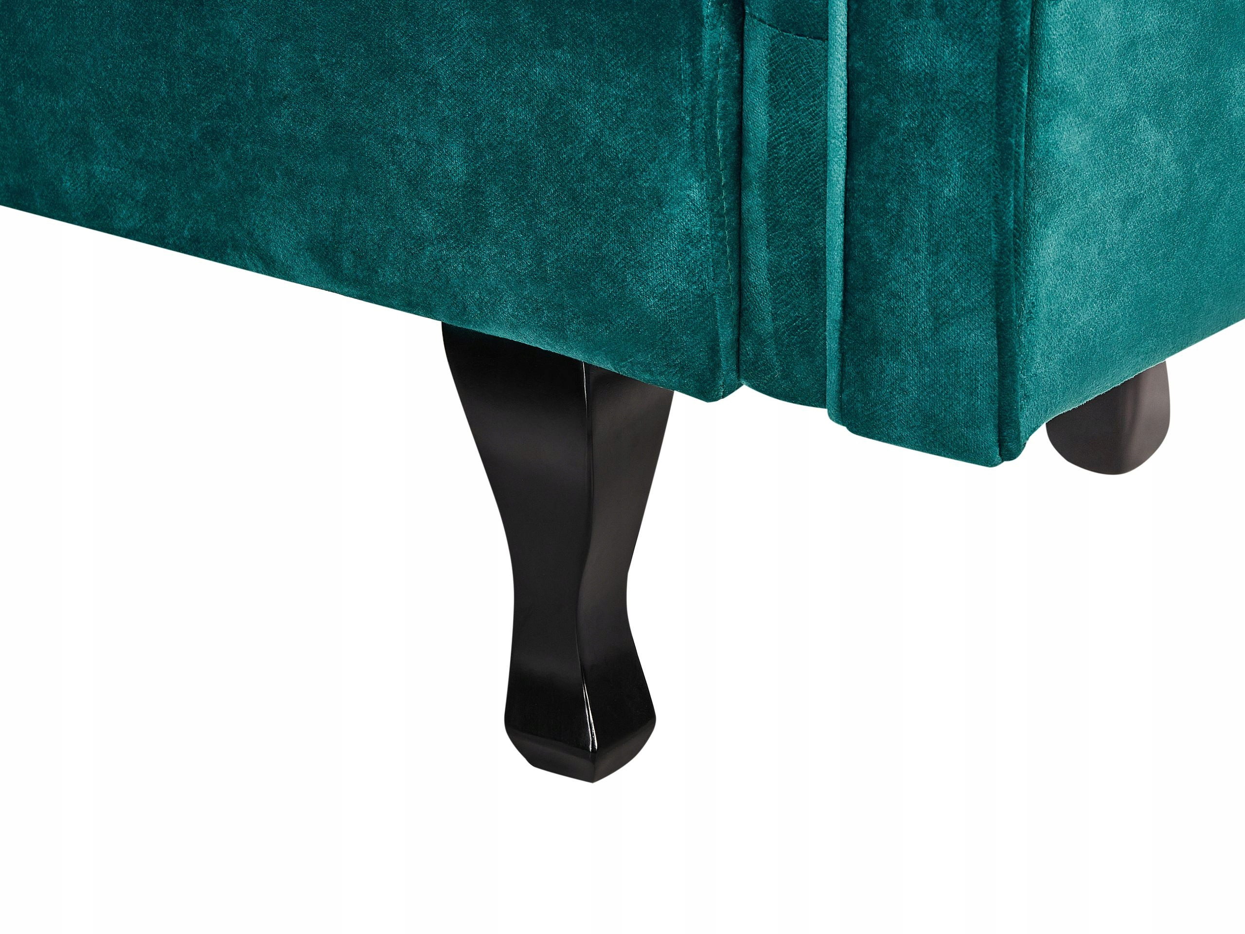 Stylowe pikowanie i drewniane nóżki – Klasyczny design dla nowoczesnych i tradycyjnych wnętrz