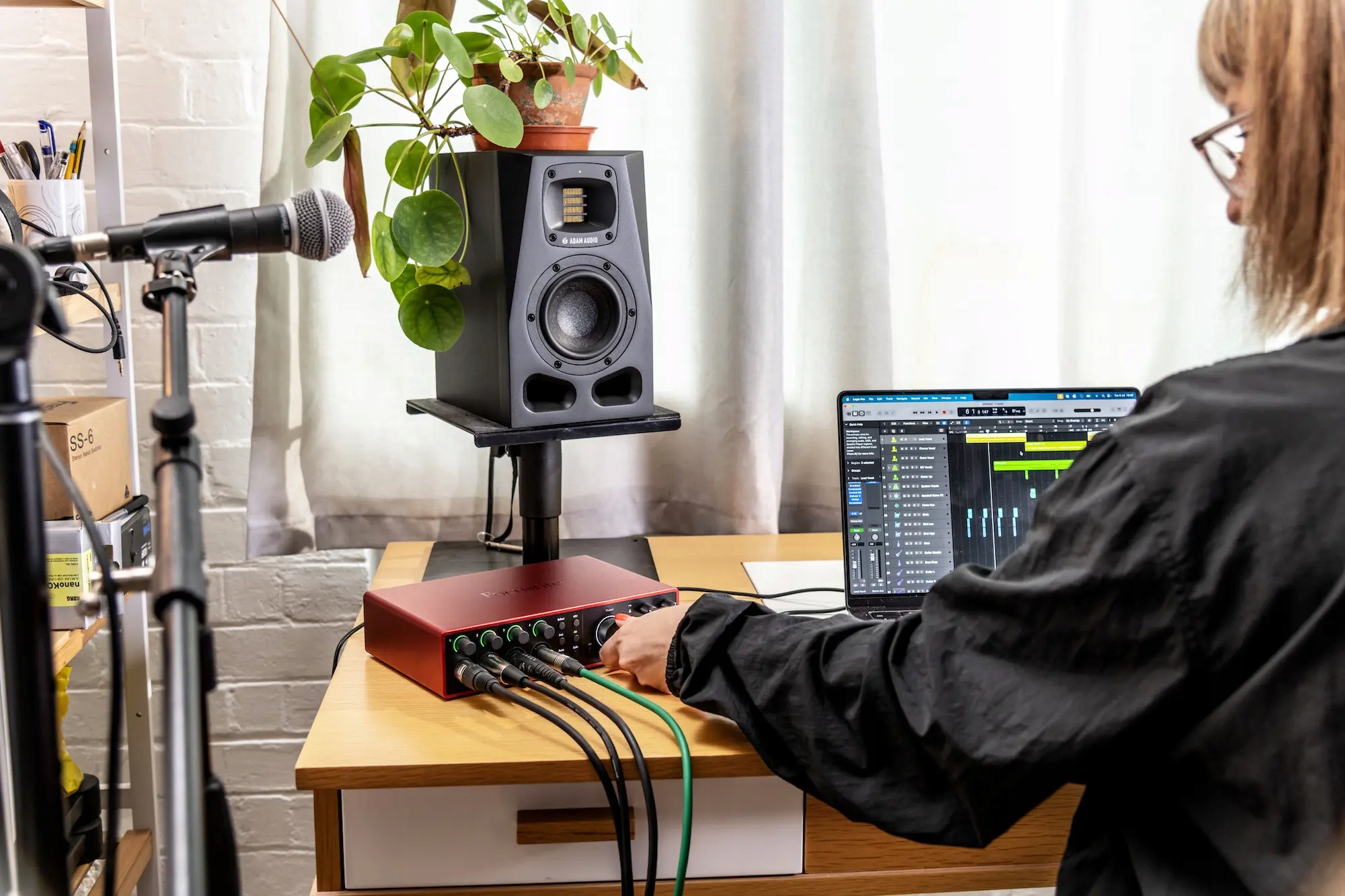 Solidna metalowa obudowa – idealna do pracy w studio i w trasie