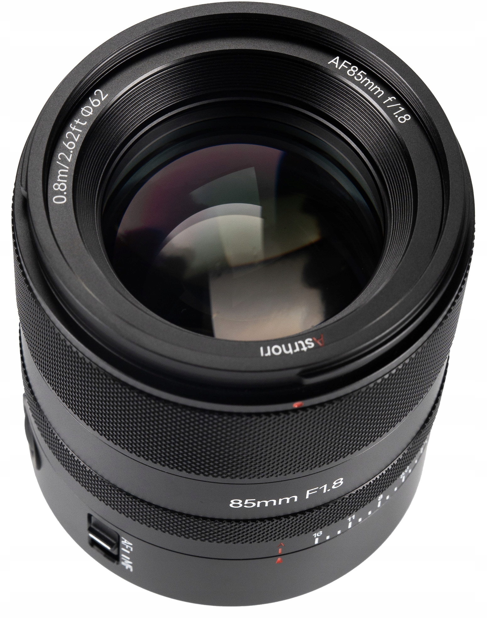 Jasność f/1,8 – Efektowne rozmycie tła i komfortowa praca w słabym świetle