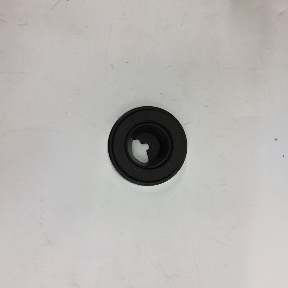 Elegancki design z hartowanym szkłem i metalową siatką