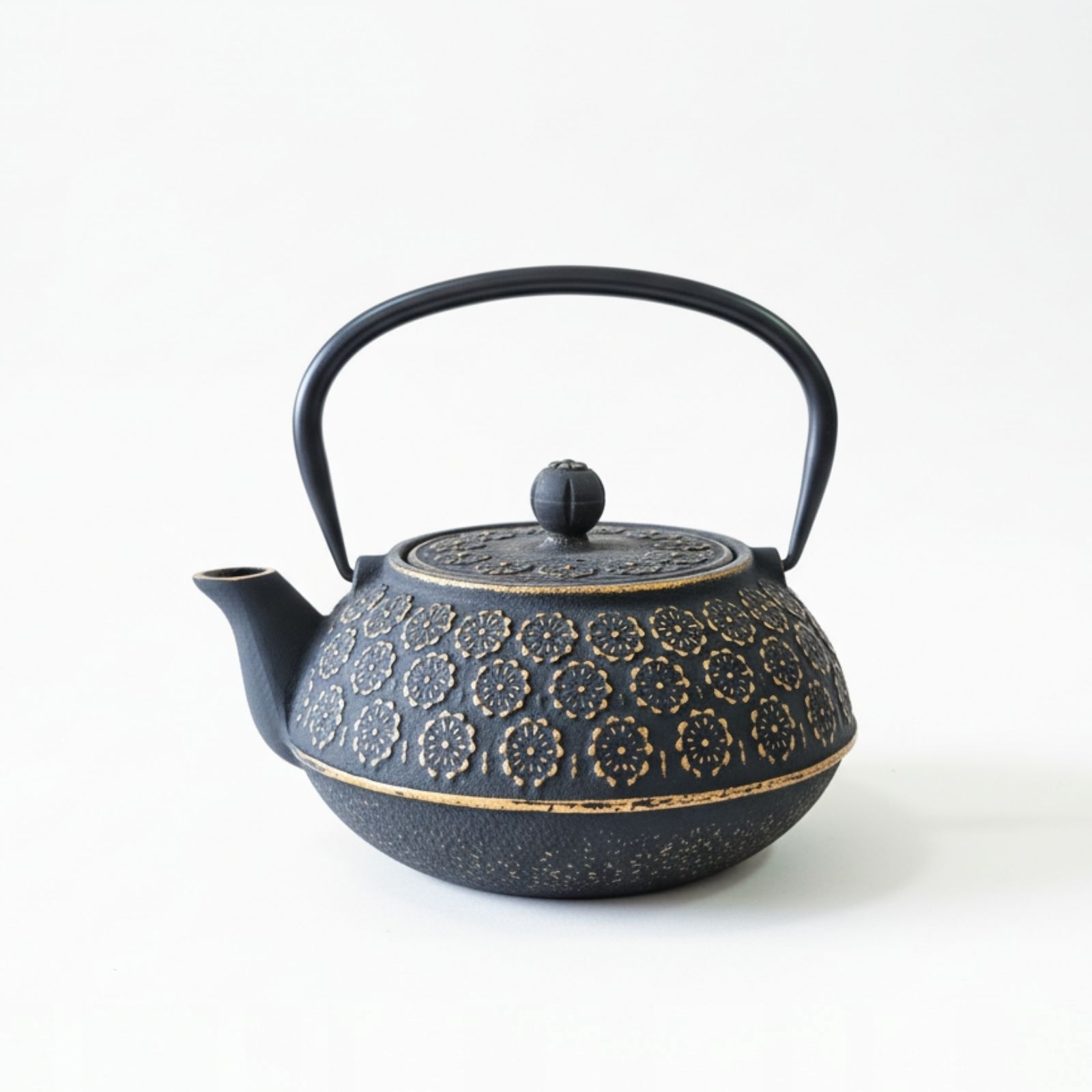 Czajnik żeliwny z zaparzaczem KUMO – Elegancja i funkcjonalność w Twojej kuchni