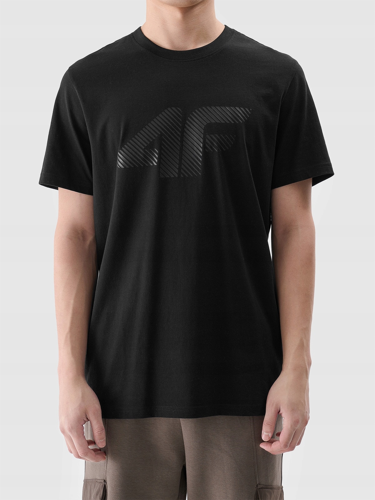 KOSZULKA MĘSKA CASUAL BAWEŁNIANA 4FWMM00TTSHM2257 – Idealny wybór na co dzień