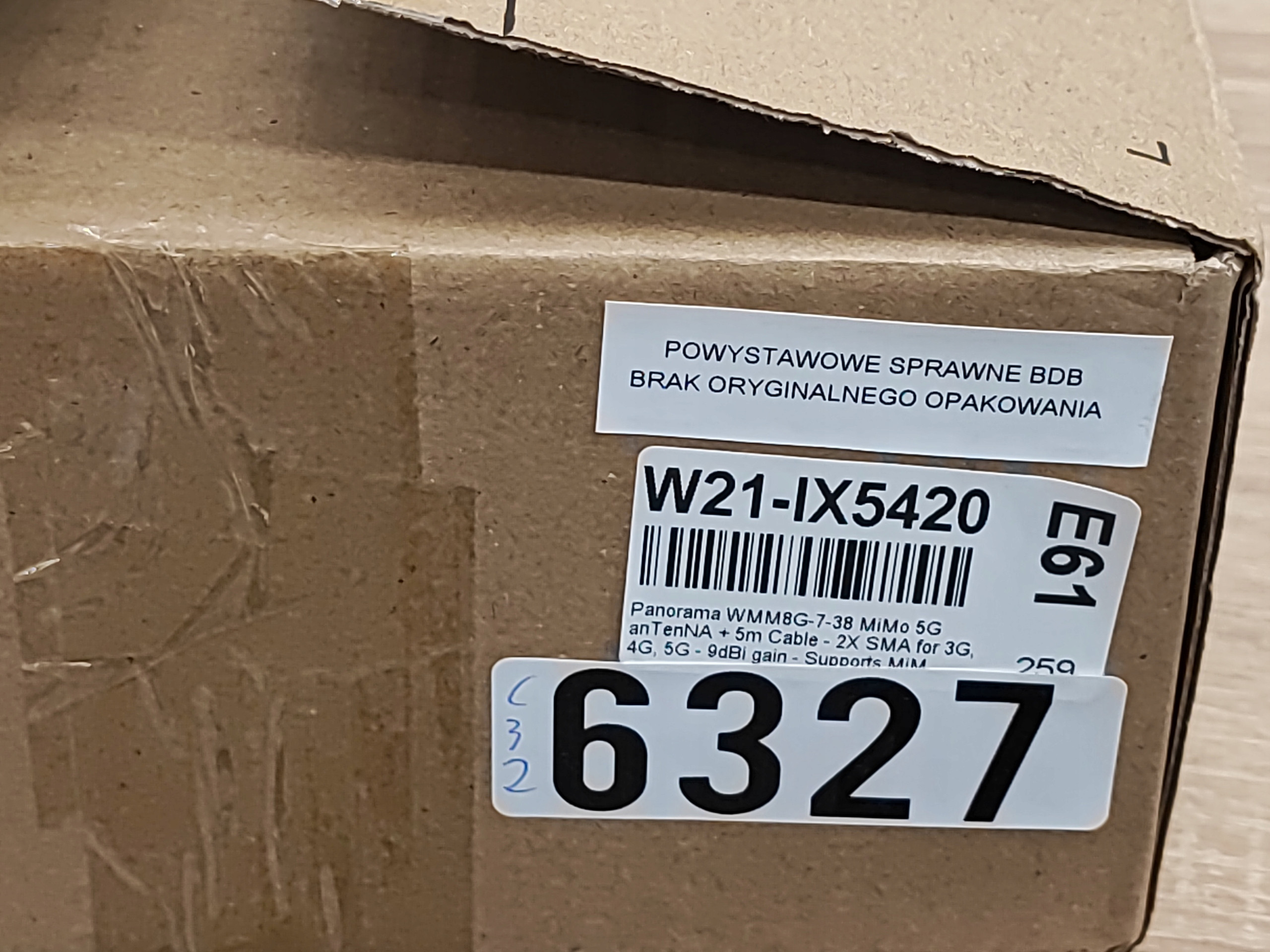 Antena kierunkowa 2x2 MIMO do obsługi sieci 2G, 3G, 4G i 5G