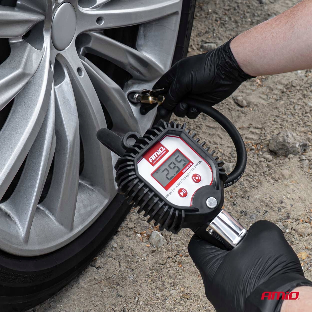 Precyzyjny manometr cyfrowy z wyświetlaczem LCD