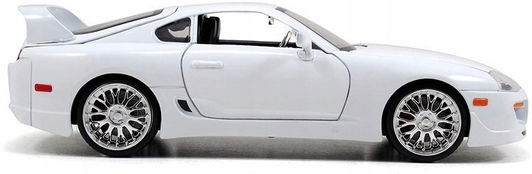 Ruchome koła i metalowy korpus