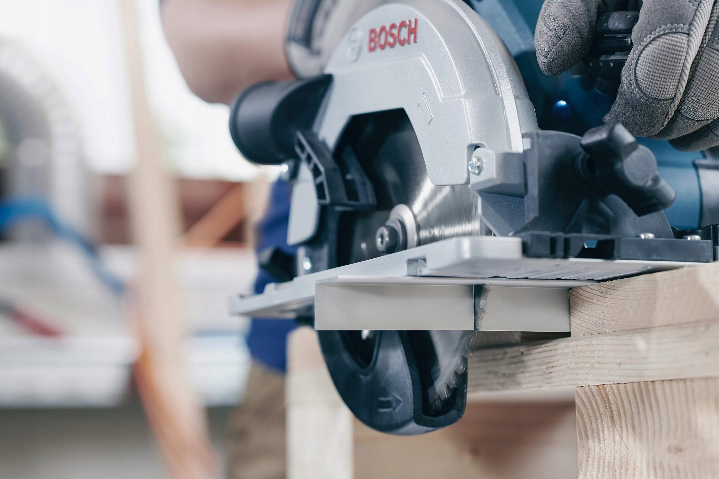 Czyste cięcia i minimalne wibracje