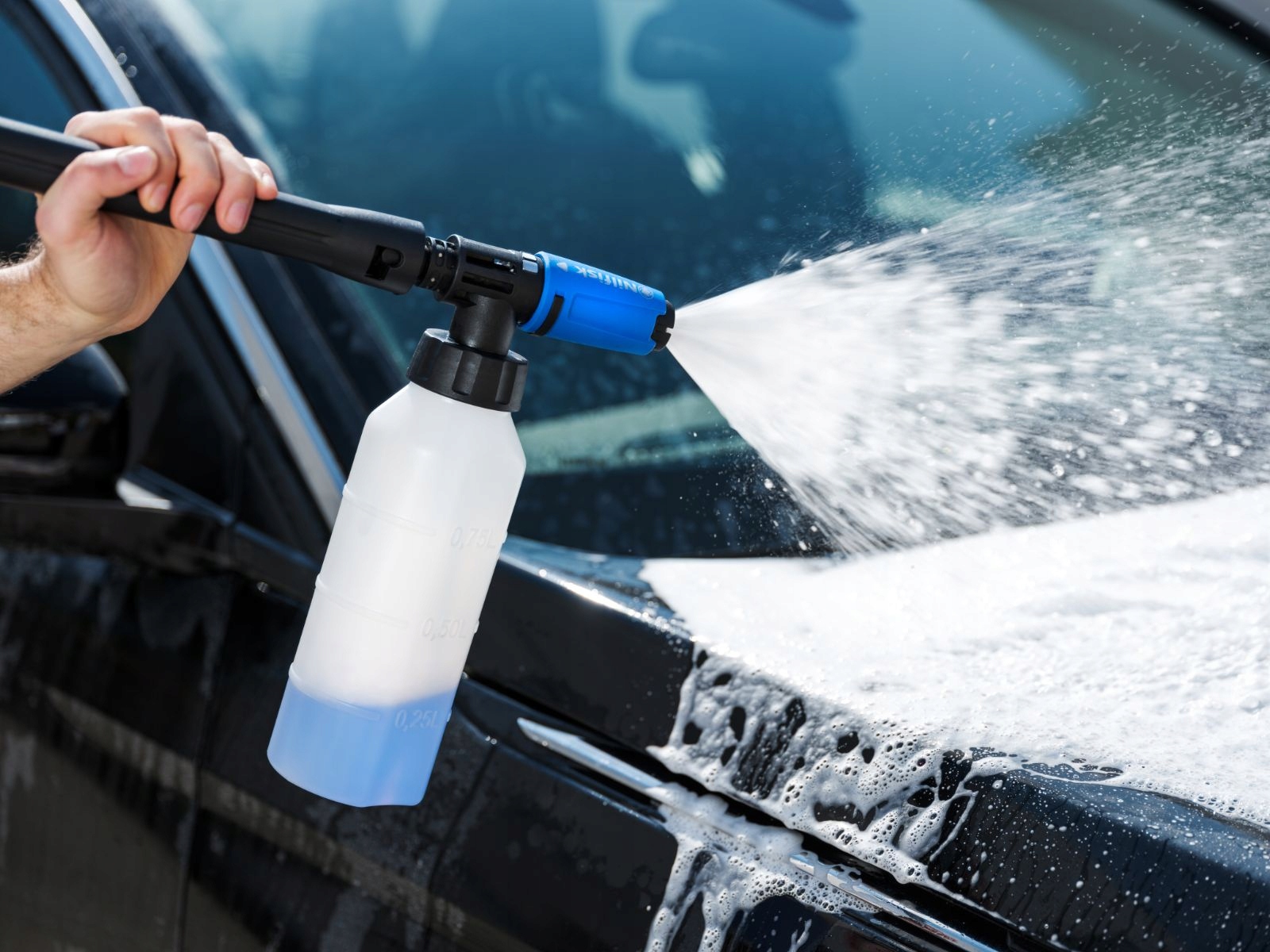 Regulacja kąta podawania wody i detergentu