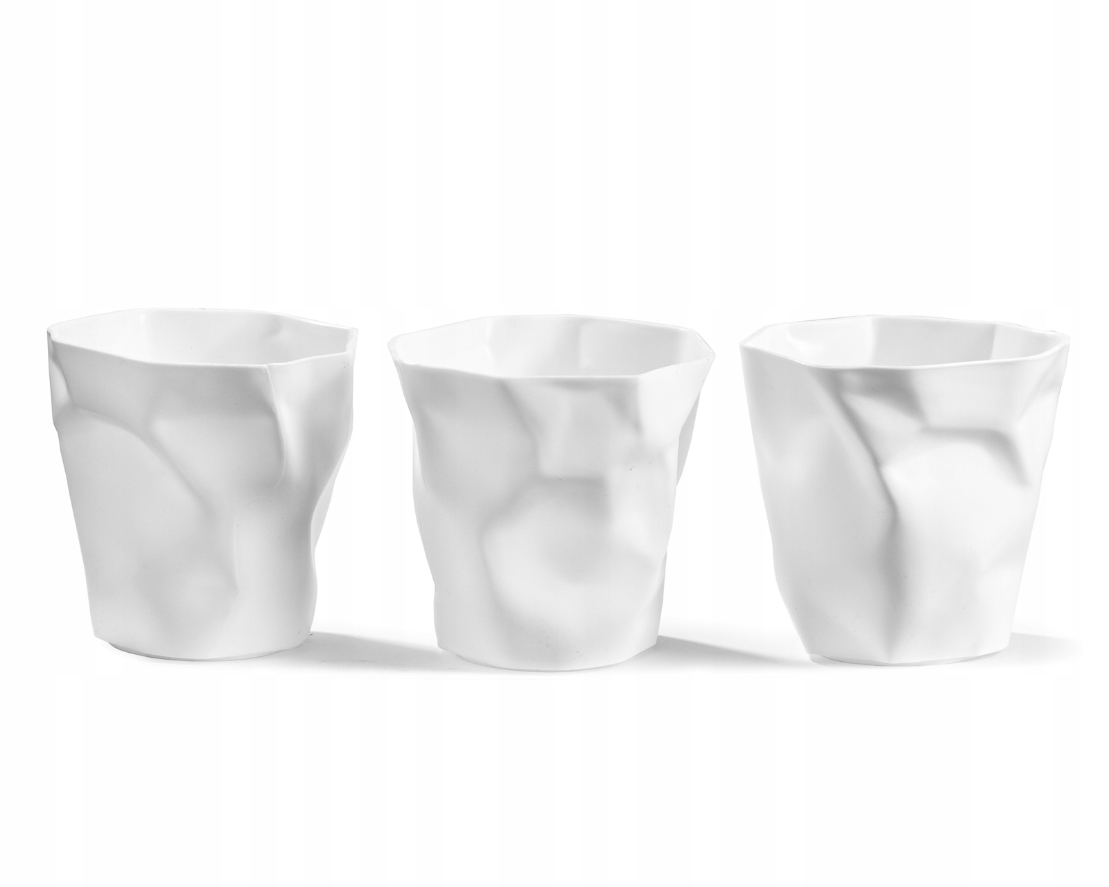 Przybornik i doniczki Zgniecione Kubeczki 3 szt. – Stylowy dodatek do każdego wnętrza