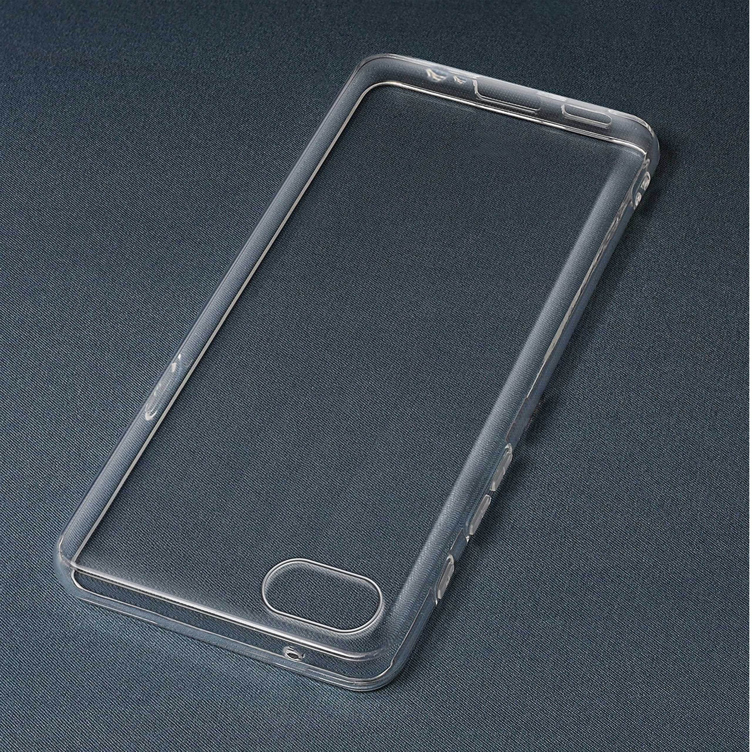 Specjalne wycięcia na porty i przyciski