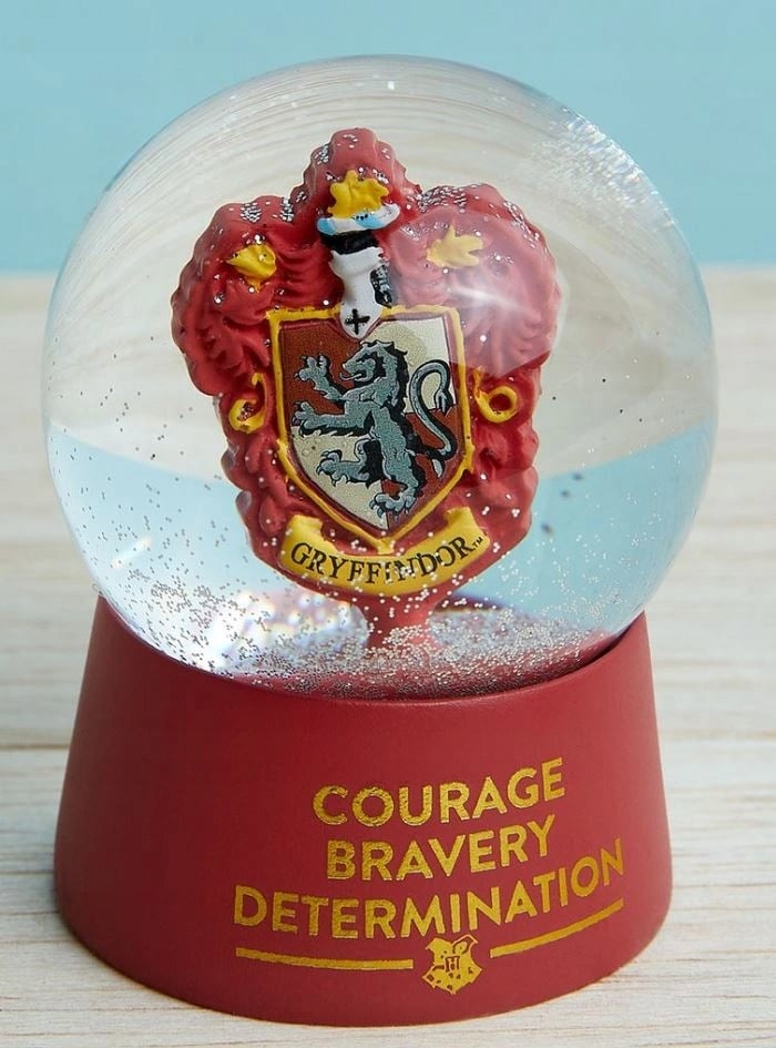 Cechy i zalety śnieżnej kuli Harry Potter