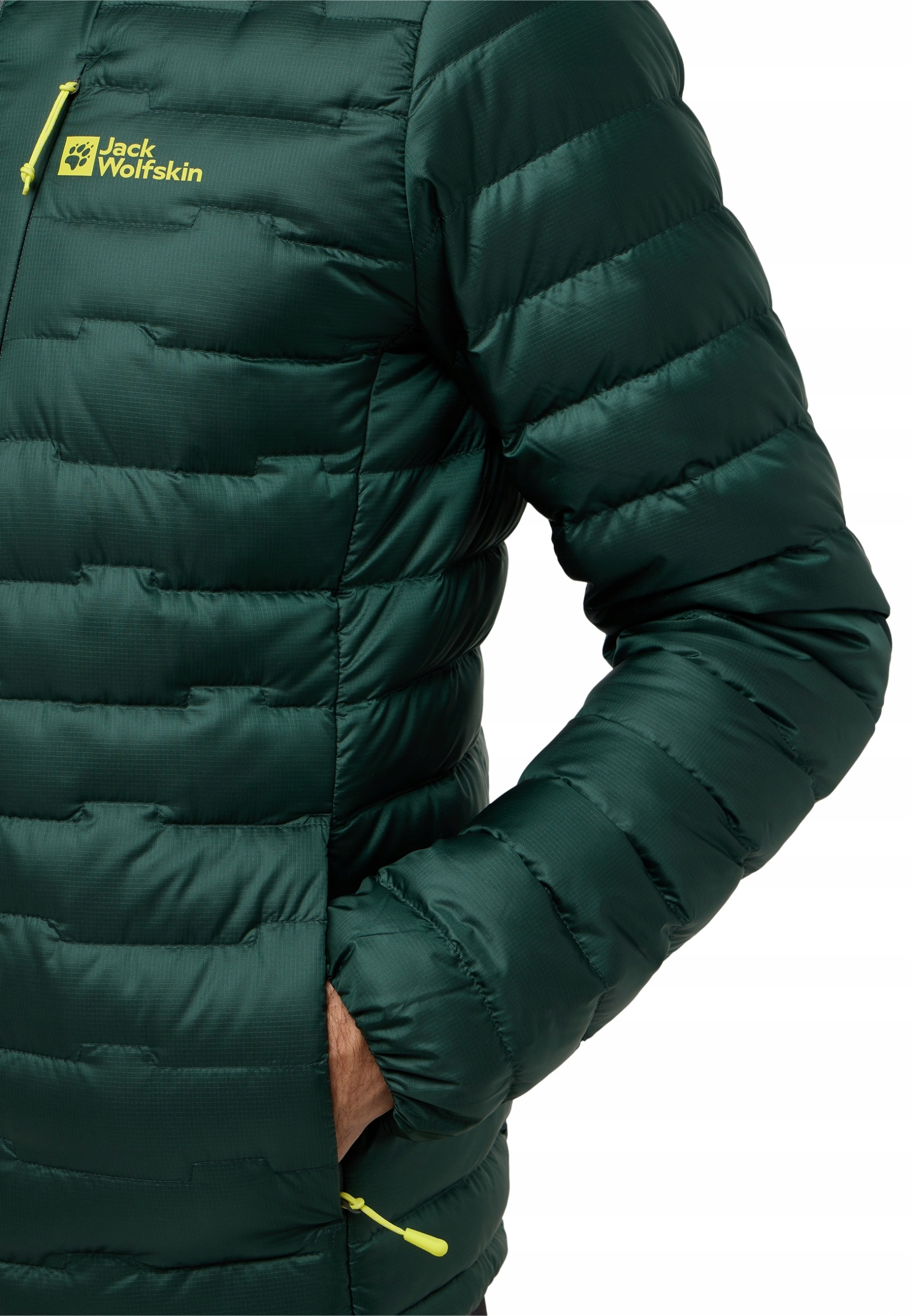 Funkcjonalny kaptur i praktyczne kieszenie