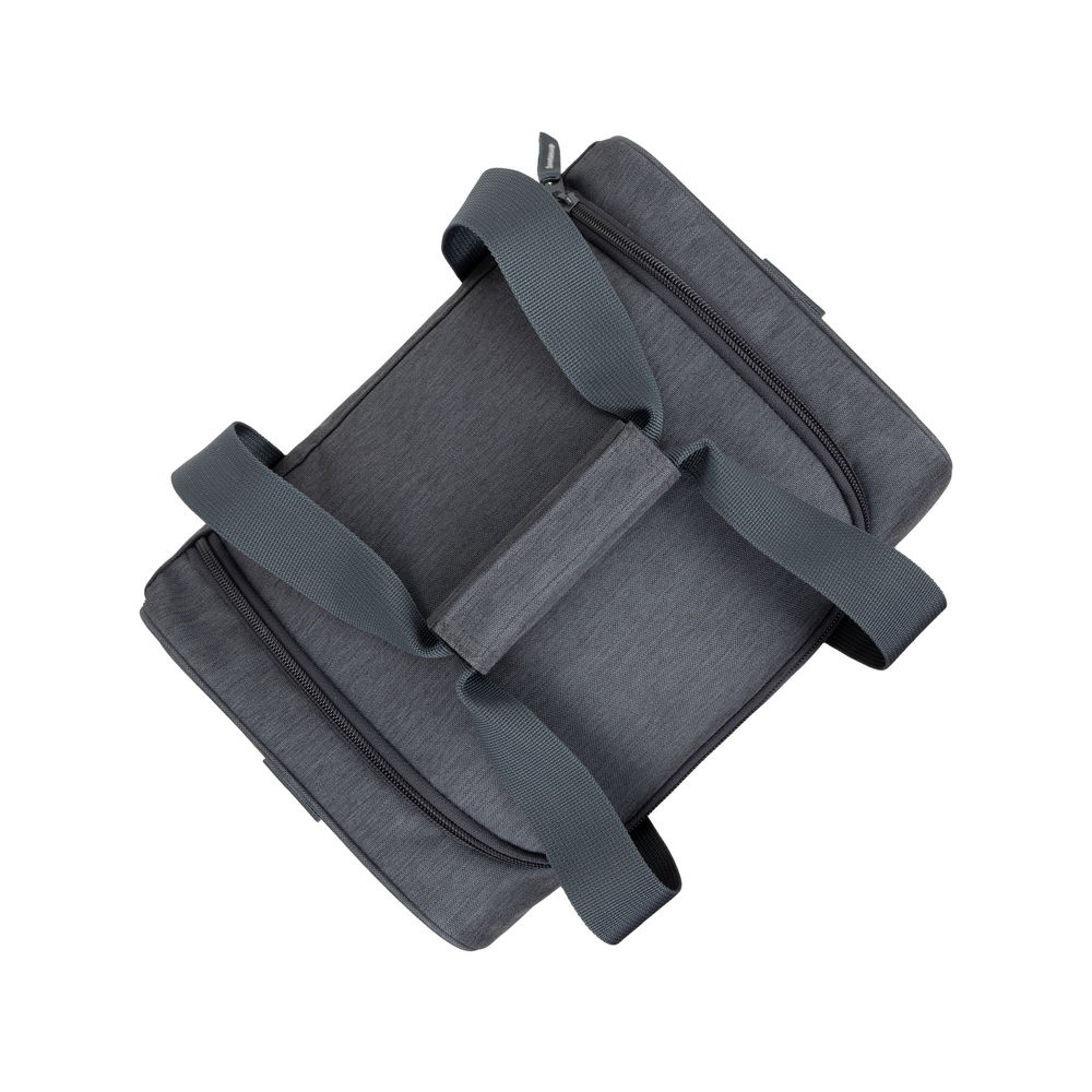 Przestronna komora główna z podwójnym zamkiem