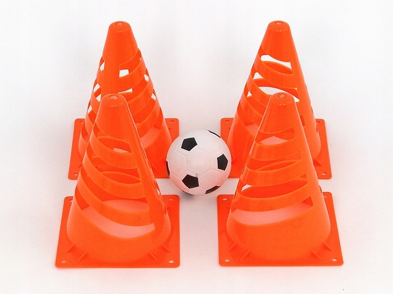 Zestaw 4 słupków z piłeczką – Idealna zabawa dla młodego piłkarza