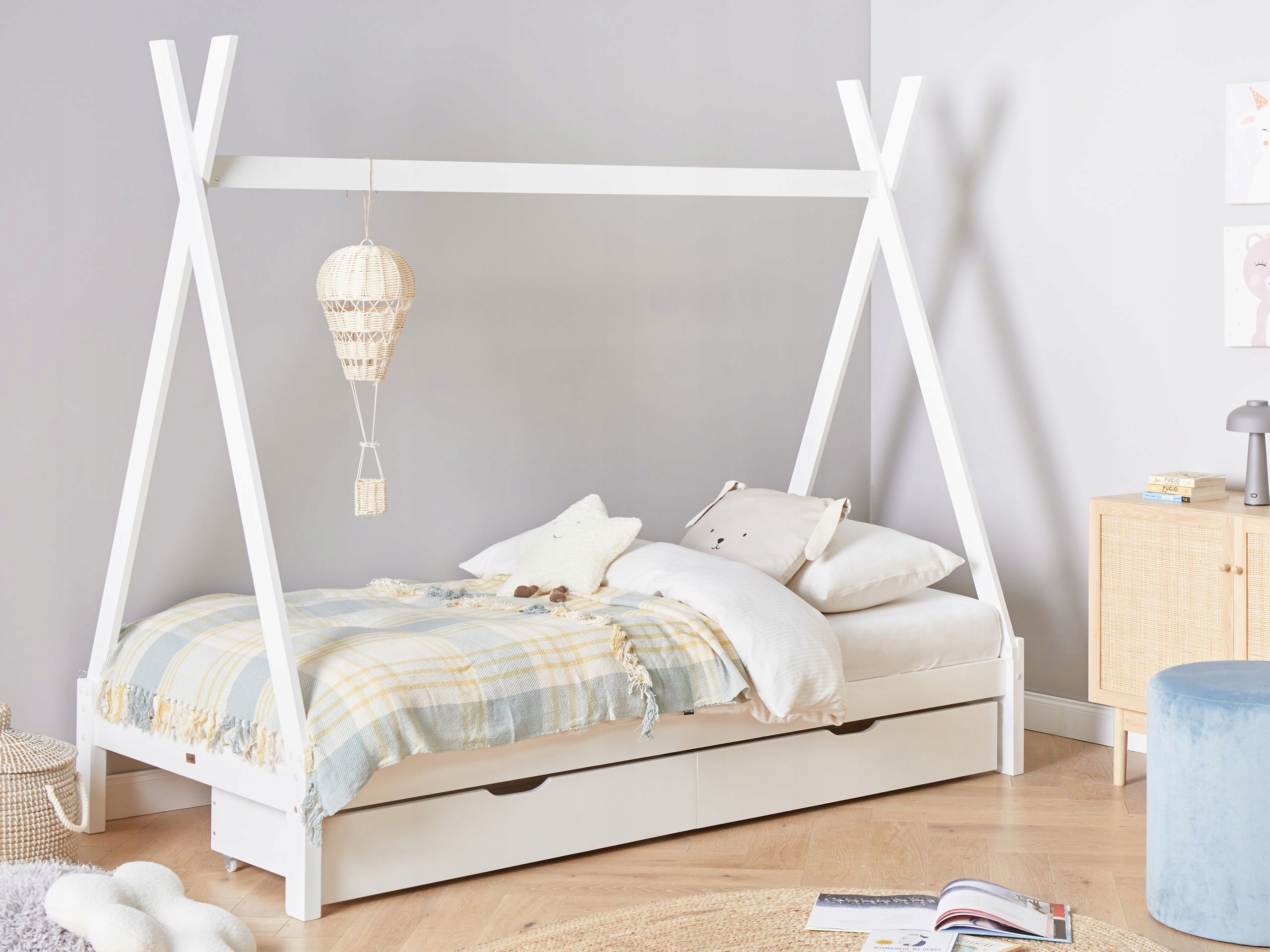 Zestaw 2 szuflad pod łóżko Drewno sosnowe CRONAT Biały – Funkcjonalność i styl w Twojej sypialni