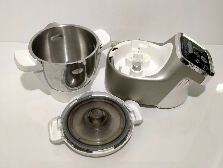 Wydajność i moc – 1550 W dla doskonałych rezultatów gotowania