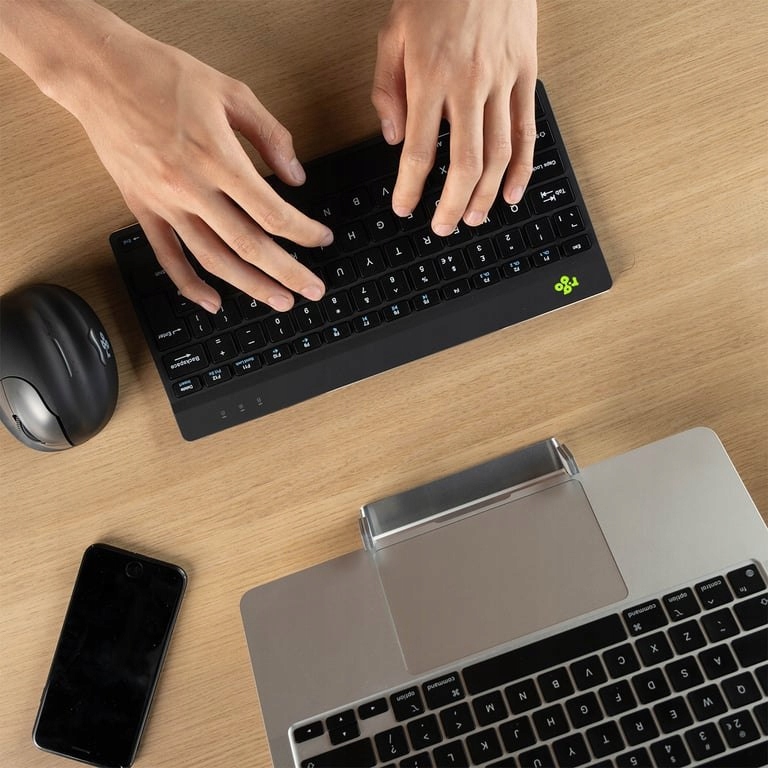 R-Go Tools Compact Break RGOCOUSWLBL – Ergonomiczna klawiatura Bluetooth QWERTY