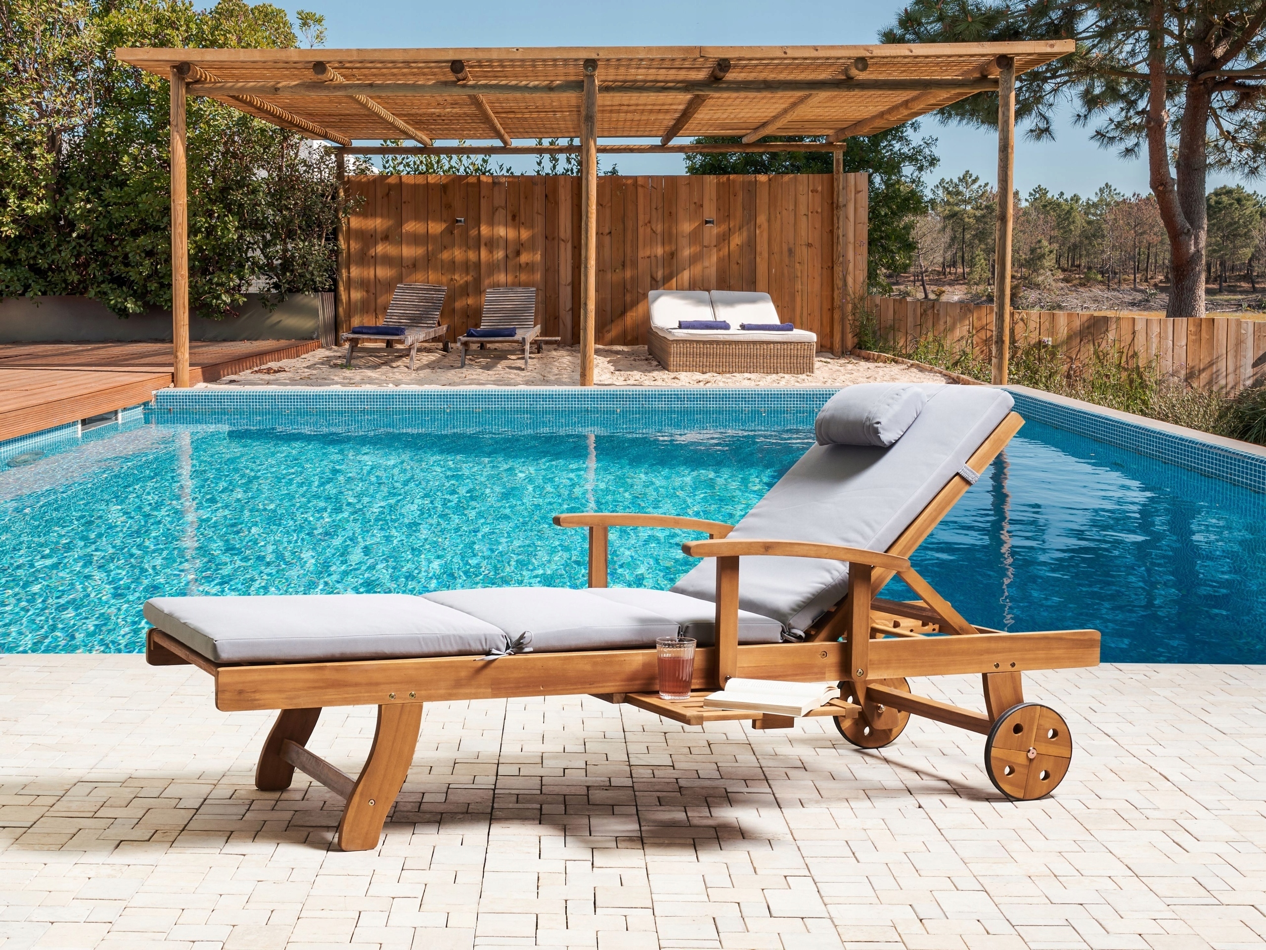 Wskazówki dotyczące pielęgnacji drewna akacjowego