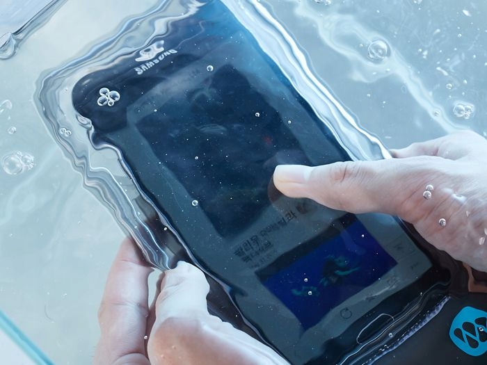 Funkcjonalność pod wodą – Obsługa ekranu dotykowego i robienie zdjęć