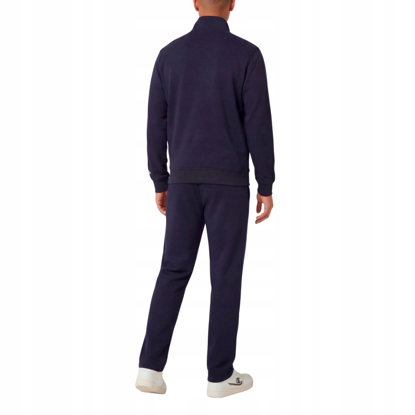 Stylowe detale – Subtelne logo i kieszenie