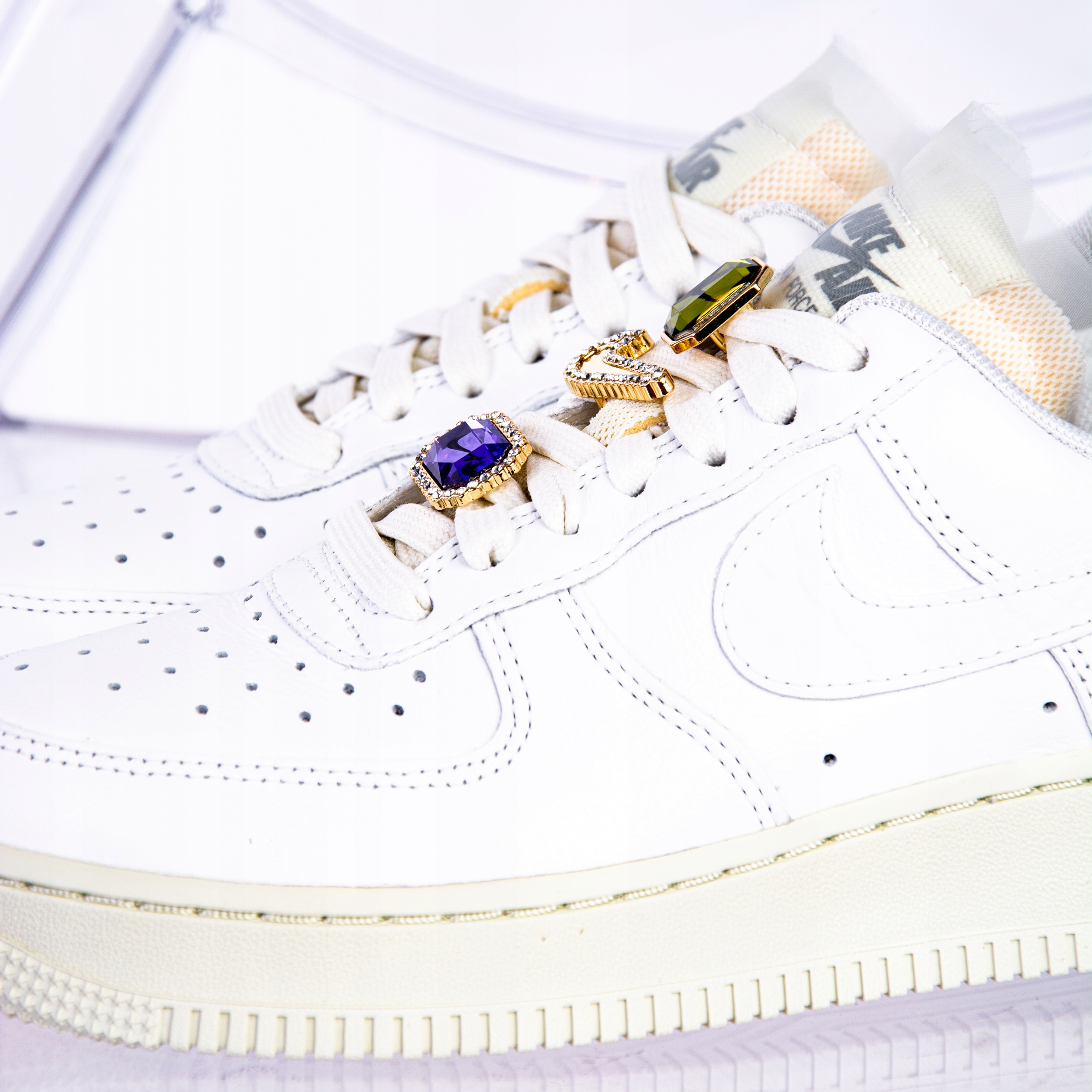 Nike Air Force 1 Low Premium DN5463-100 – Stylowe buty sportowe dla kobiet