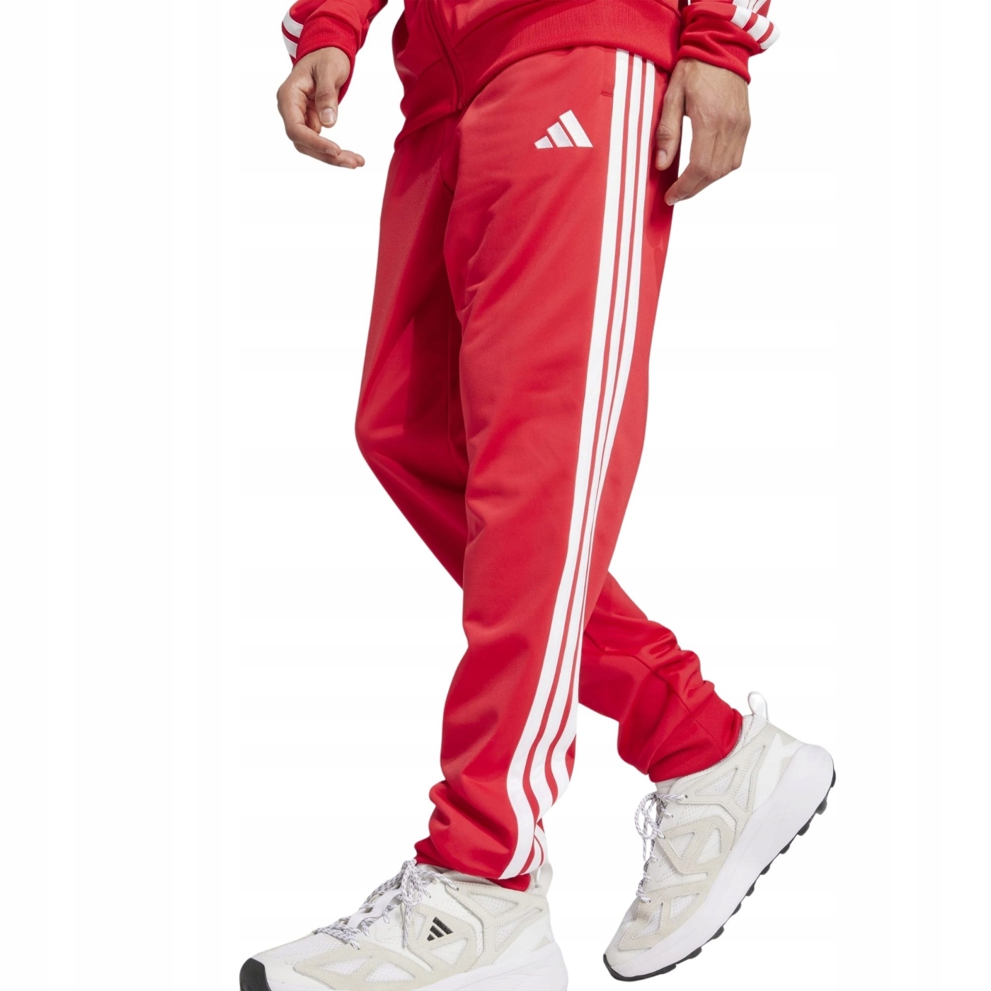 Funkcjonalność i wygoda – Długi rękaw i prosta nogawka