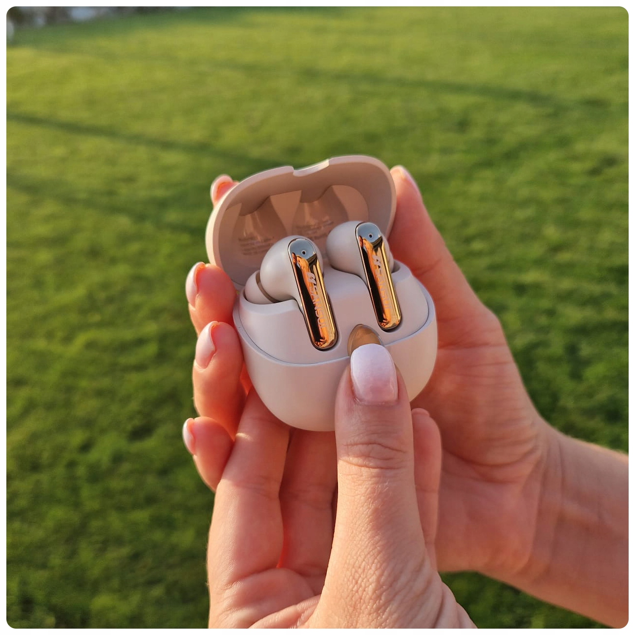 Długi czas pracy na baterii – do 58 godzin słuchania