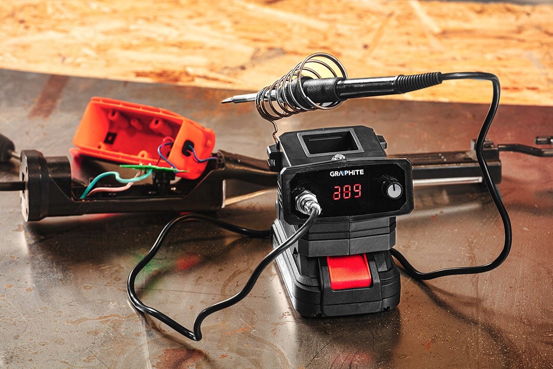 Dwie końcówki – ostra i płaska dla różnych zastosowań