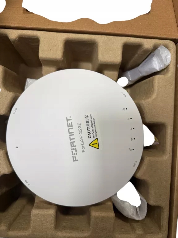 Wsparcie dla dual radio: 802.11 b/g/n oraz 802.11 a/n/ac Wave 2