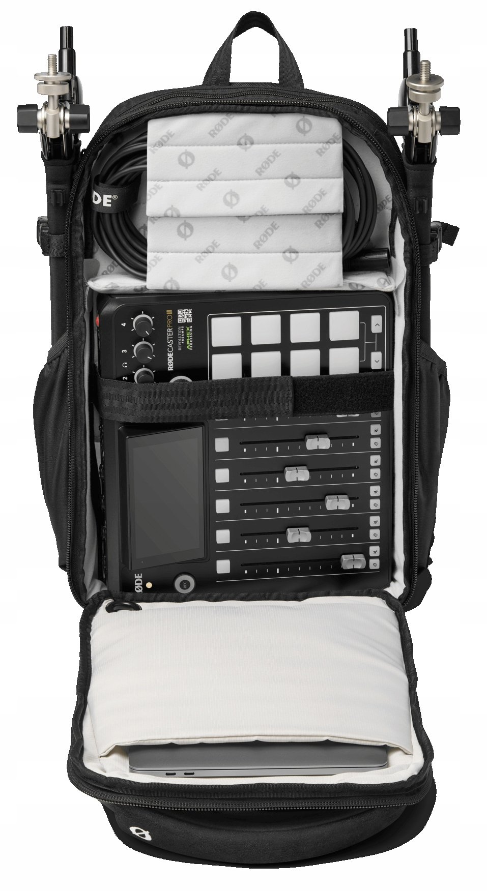 Przestronność i organizacja – 3 komory na sprzęt