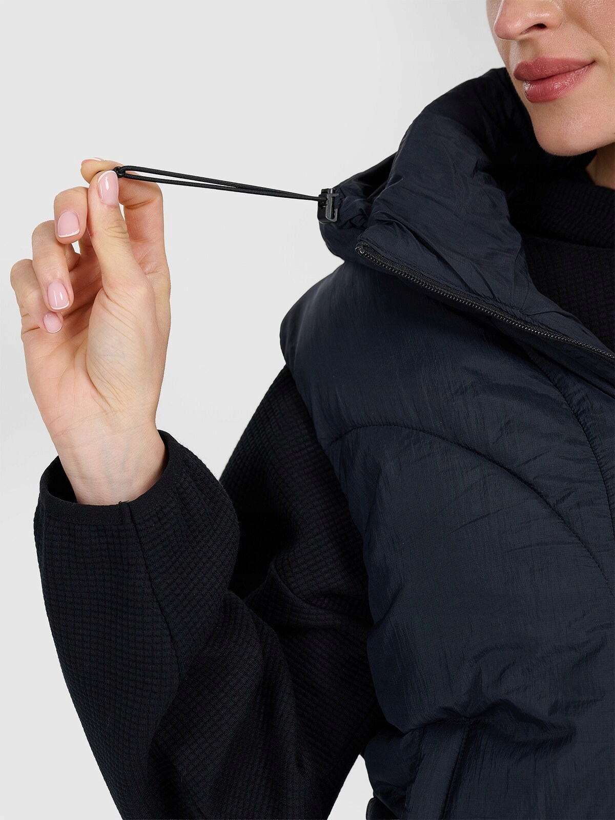 Odpinany kaptur z regulacją – Wygoda w różnych warunkach