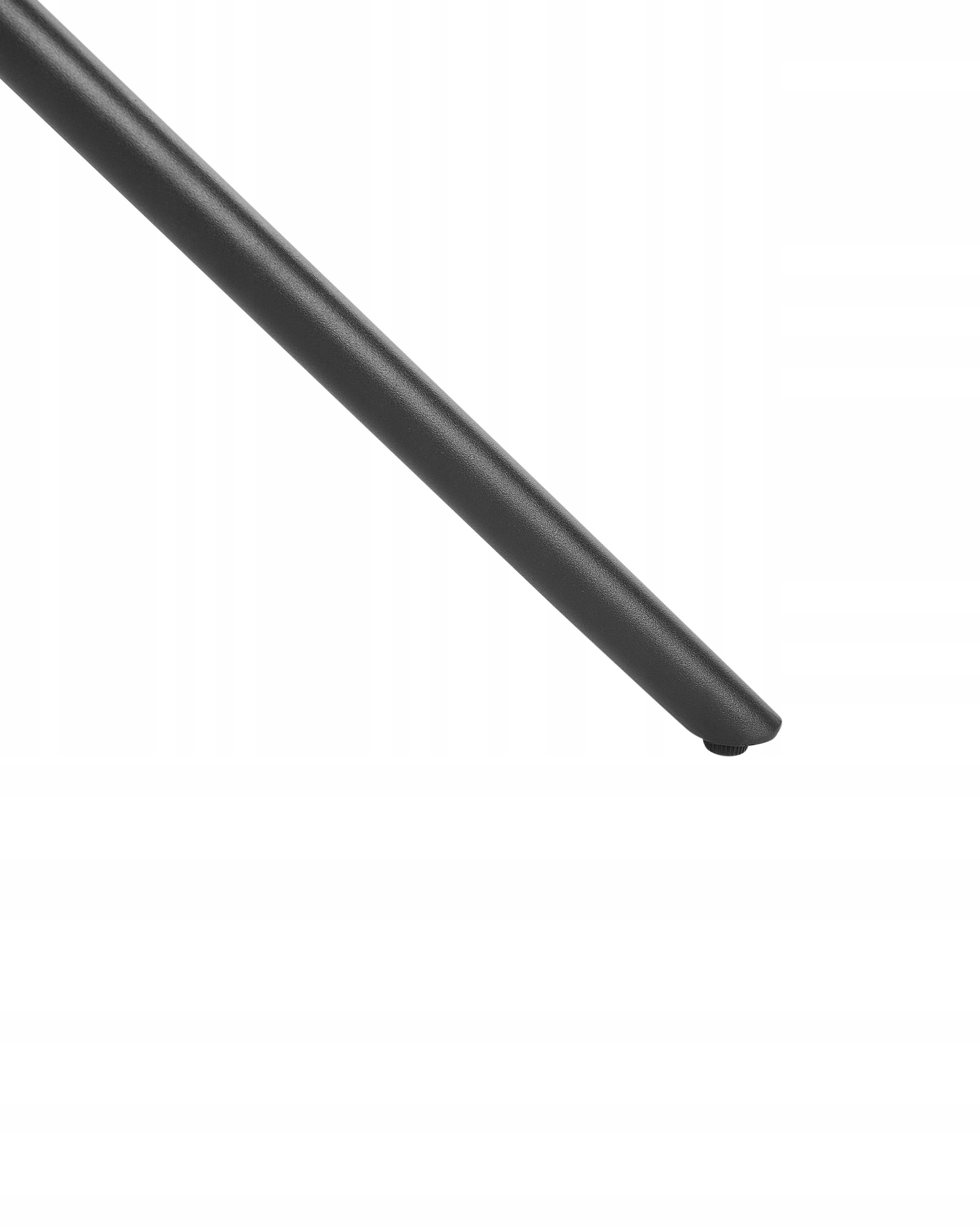 Stabilna konstrukcja z metalowymi nogami