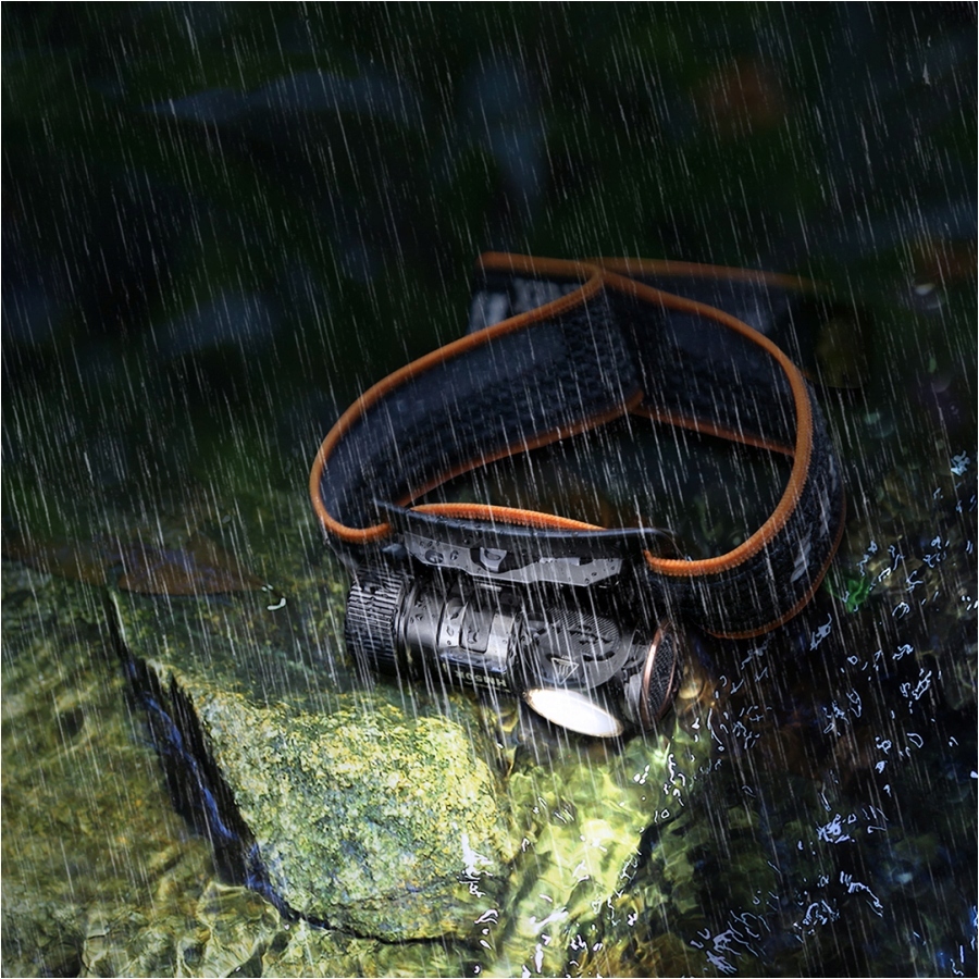 Dwie barwy światła – białe i czerwone