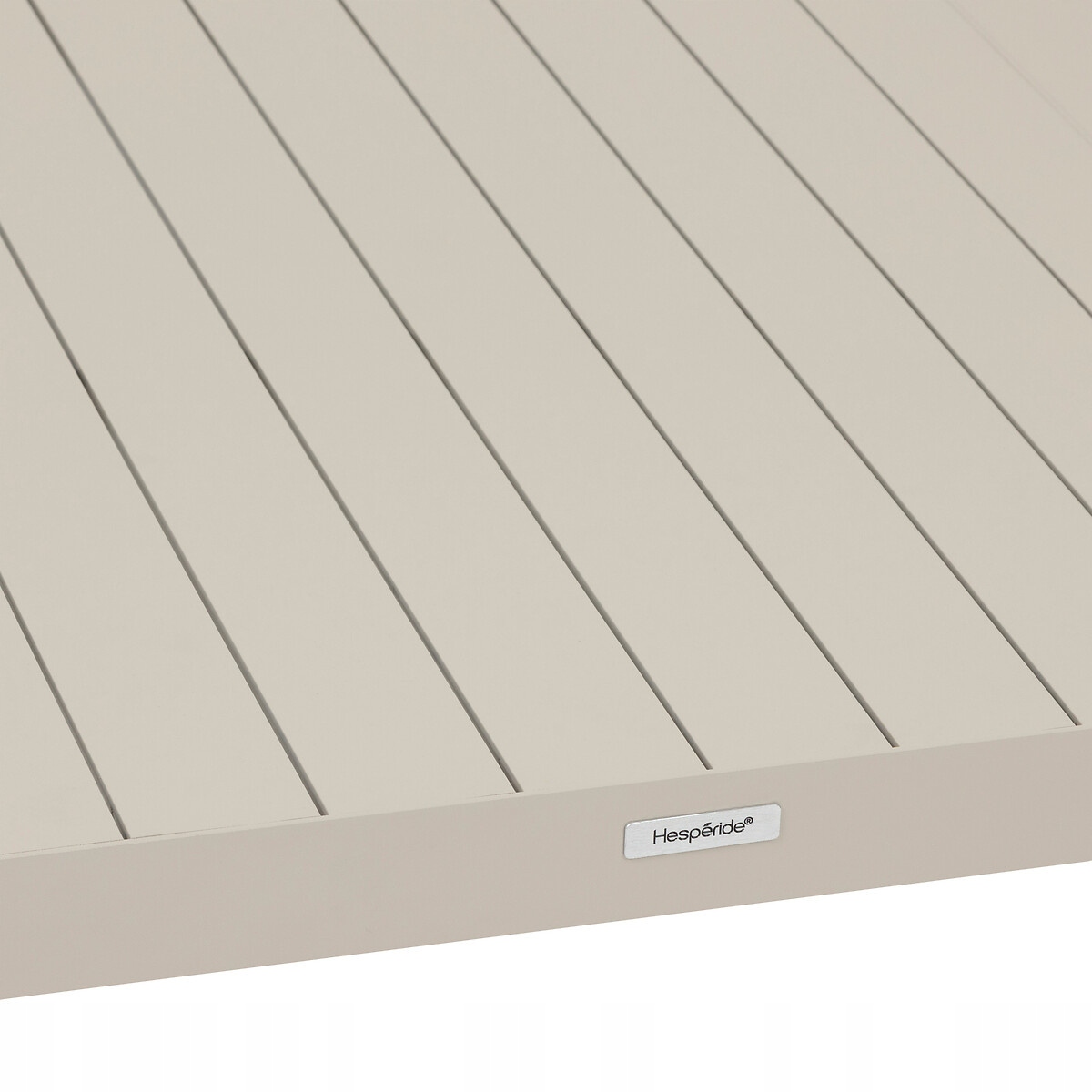 Nowoczesny design – Kwadratowy stolik kawowy z aluminium